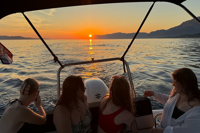Sunset Speedboat Tour in Makarska with swim stop on island Brač - Puntica Bay and the 40-minute swim stop