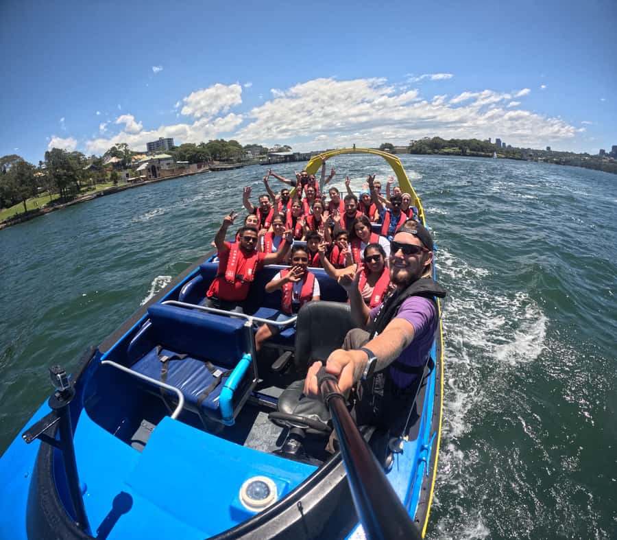 Sydney: 30-Minute Jet Boat Ride from Darling Harbour - Who should book this ride