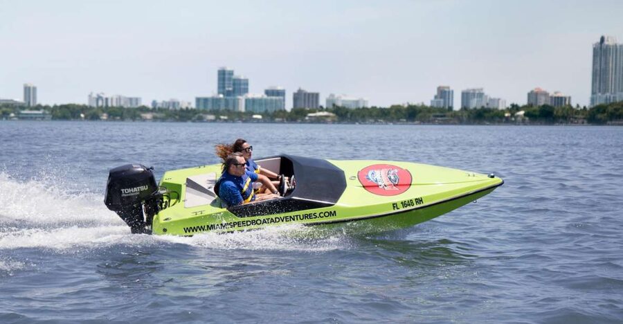 Tampa Bay 2-Hour Speedboat Adventure - Cruising Tampa Bay for 45 Minutes
