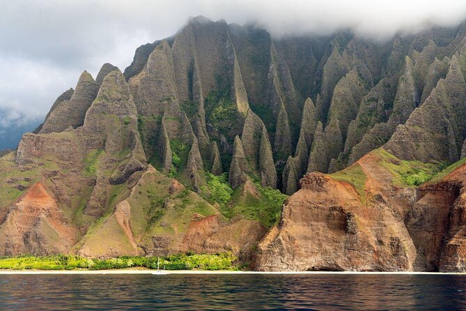 Ultimate Na Pali Coast Zodiac Boat Snorkeling and Sea Cave Tour - Key things to know before booking
