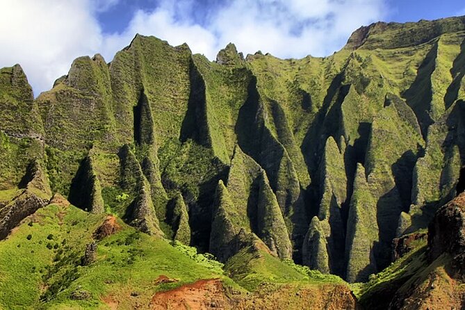 Ultimate Na Pali Coast Zodiac Boat Snorkeling and Sea Cave Tour - Lunch, snacks, and the five-hour schedule