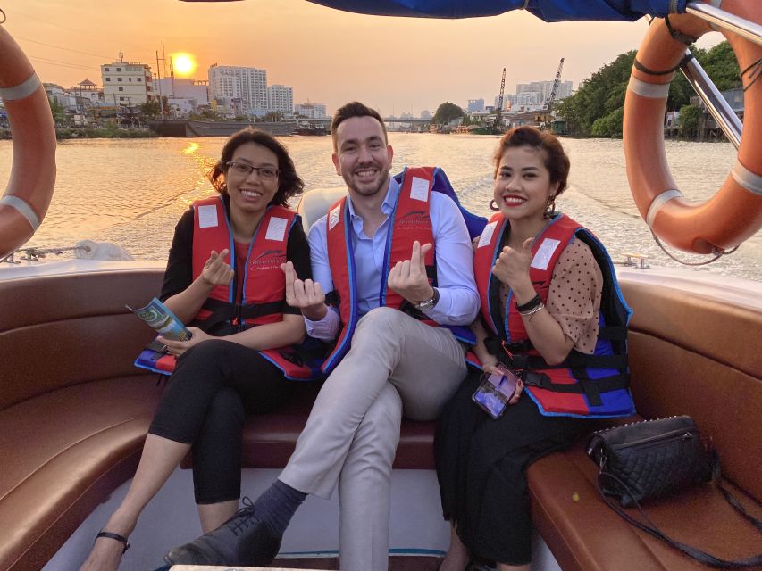 VIP Tour Enjoy Romantic Sunset by Speed Boat Free Cocktail - Why this sunset cruise works for couples