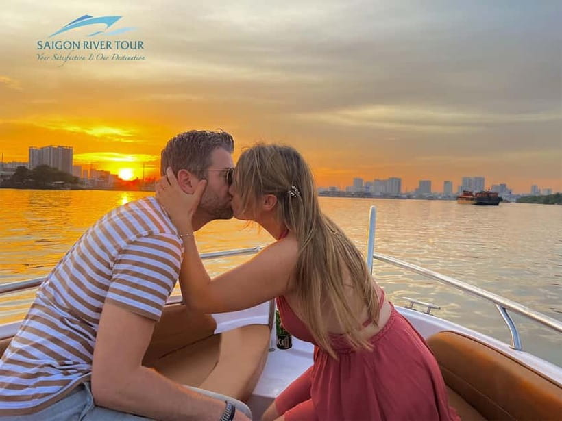 VIP Tour Enjoy Romantic Sunset by Speed Boat Free Cocktail - Passing Saigon Bridge and Thu Thiem Bridge