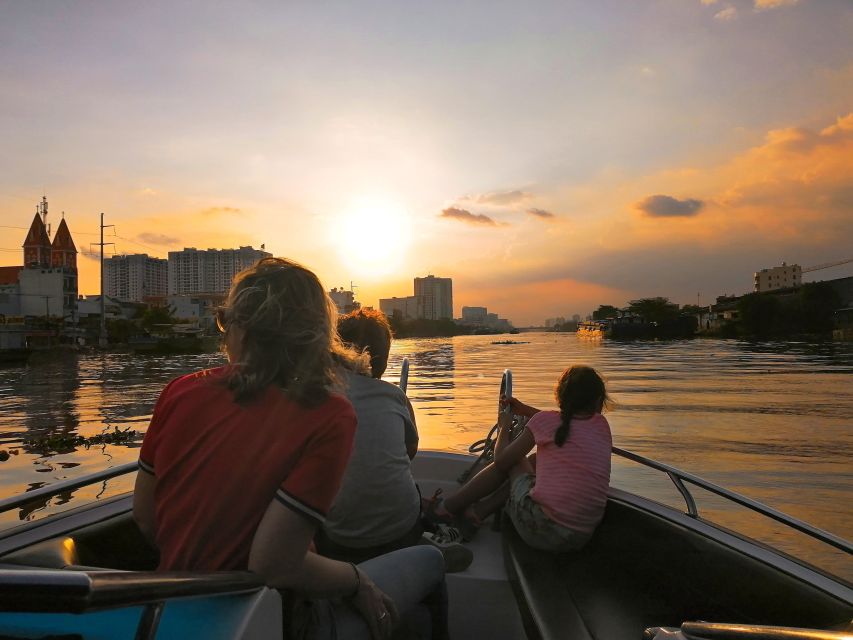 VIP Tour Enjoy Romantic Sunset by Speed Boat Free Cocktail - A turn toward Vietnamese fishing life