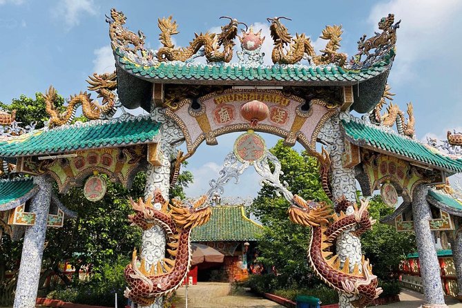 VIP Tour in Dragon Floating Temple sightseeing by SpeedBoat - Morning or afternoon: choosing the better departure