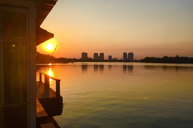 VIP Tour in Saigon: Romantic Sunset Cocktail by SpeedBoat - What the $230 price really buys