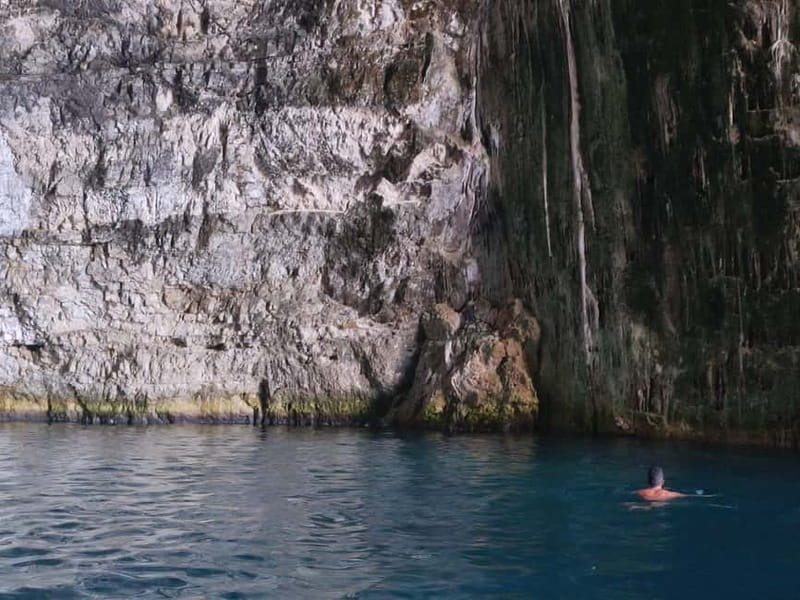 Vlorë: Haxhi Ali Cave & Karaburun SpeedBoat Tour - Meeting point and the transport warning