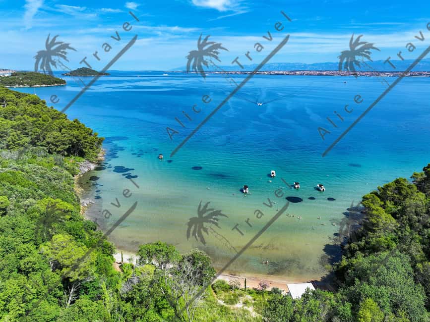Zadar: 3 Island Speedboat Tour with Wine and Snorkeling - Kostanj Bay: your first 40 minutes in clear water