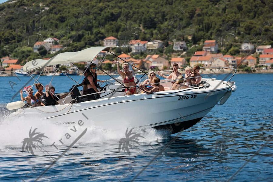 Zadar: 3 Island Speedboat Tour with Wine and Snorkeling - Osljak: a small island with a slower pace