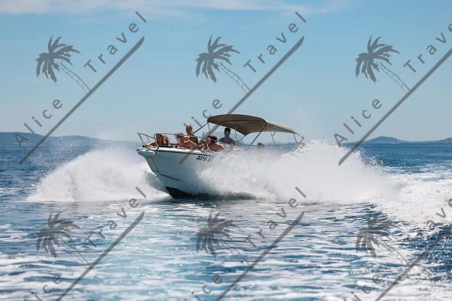 Zadar: 3 Island Speedboat Tour with Wine and Snorkeling - Preko: the longest stop and the most choice