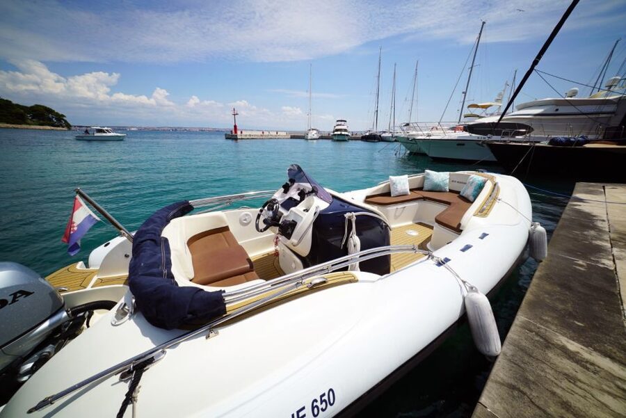 Zadar: Guided Speedboat Tour with Food, Oil & Wine Tasting - The second swim is where the pace loosens