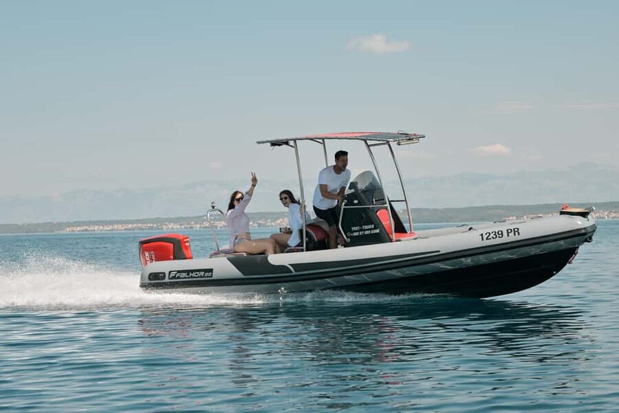 Zadar:Speedboat Tour Thrill Ride with Snorkeling on 3 island - Who should book this tour?