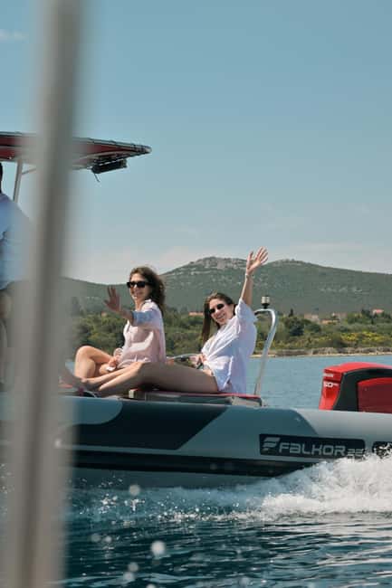 Zadar:Speedboat Tour Thrill Ride with Snorkeling on 3 island - Ošljak: a small island with a slow pace