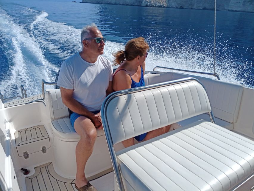 Zante: Shipwreck Beach & Blue Caves Private Speedboat Tour - How the guide affects the experience